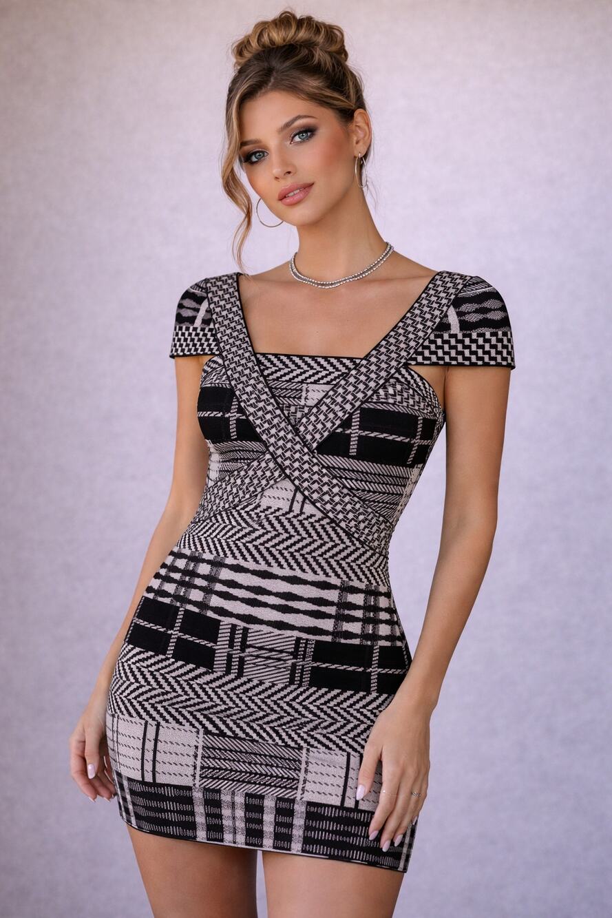 L'ATISTE Black and White Bodycon Geometric Mini Dress Size Small